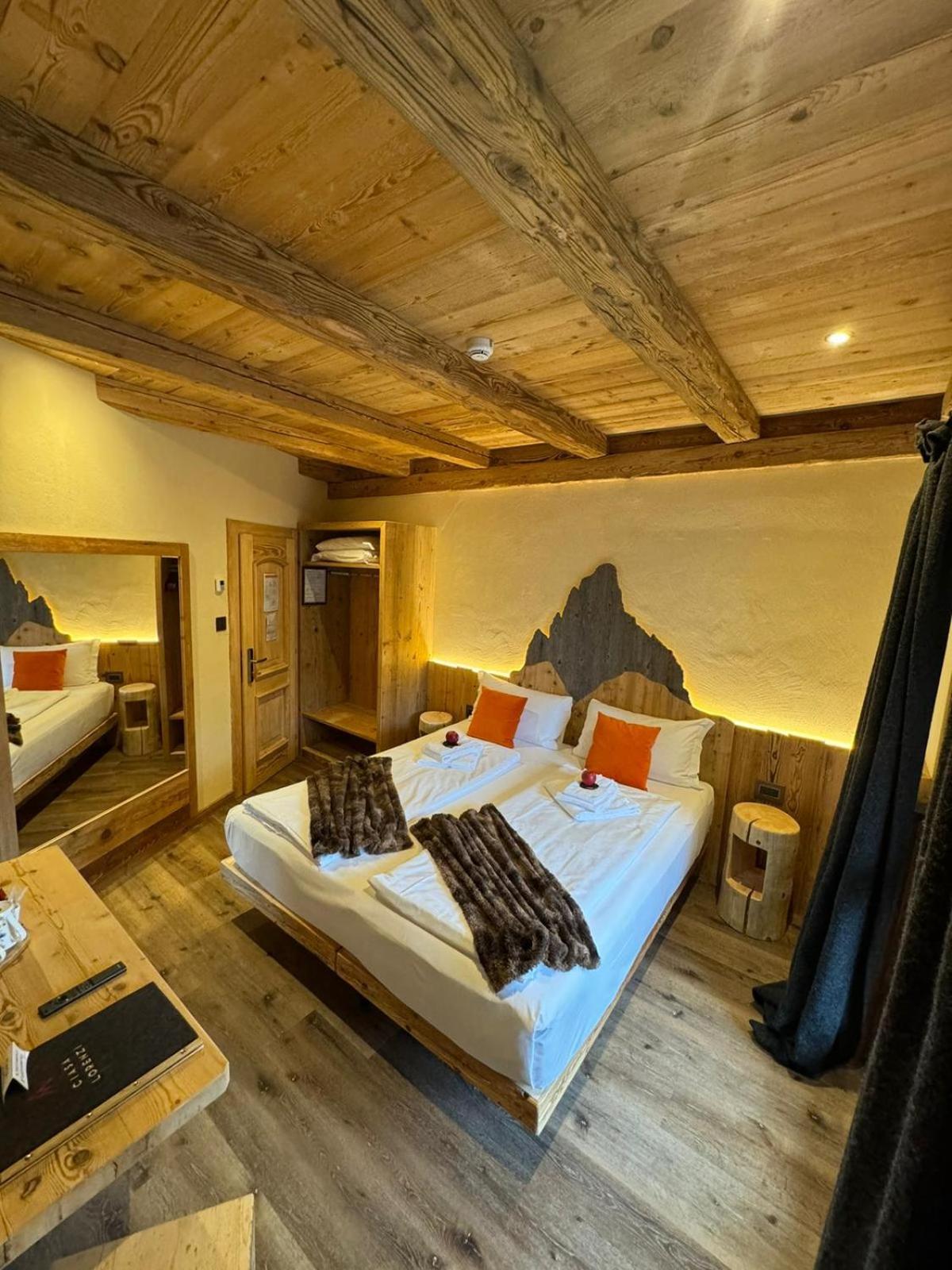 Hotel Ciasa Lorenzi Cortina d'Ampezzo Exterior foto