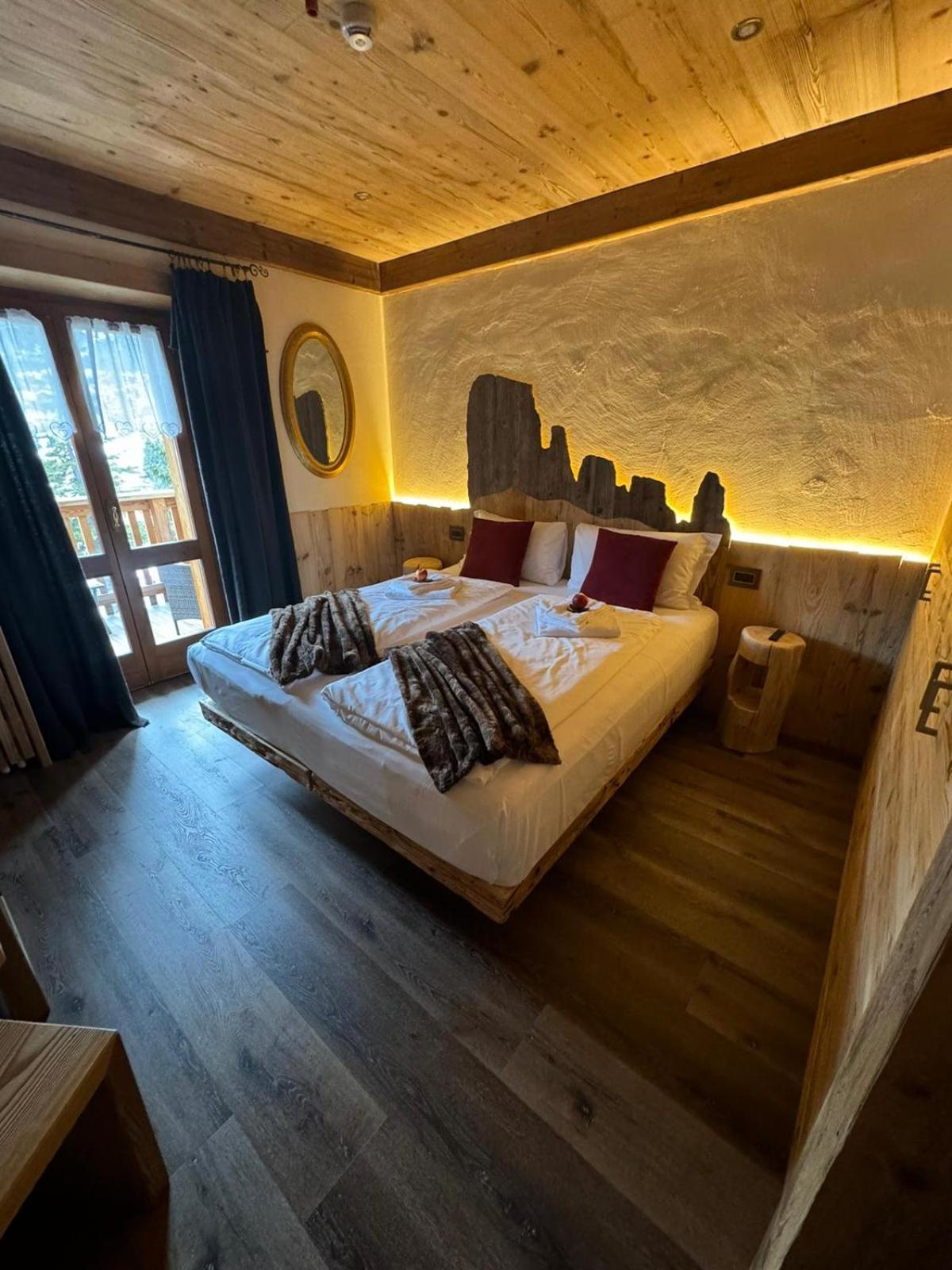 Hotel Ciasa Lorenzi Cortina d'Ampezzo Exterior foto