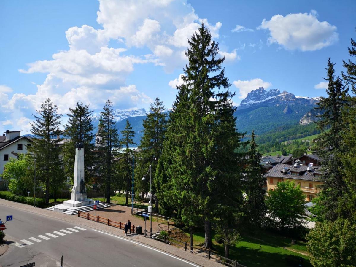 Hotel Ciasa Lorenzi Cortina d'Ampezzo Exterior foto